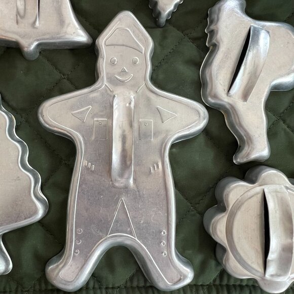 Vintage Aluminum Christmas Cookie Cutters (6) Great Condition Old Time Christmas - Picture 13 of 13